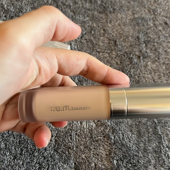 r.e.m. beauty sweetener foundation shade- Fair 2N - Picture 4 of 12
